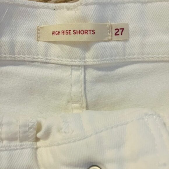 HIGH RISE LEVI'S WHITE SHORTS - Picture 2 of 3